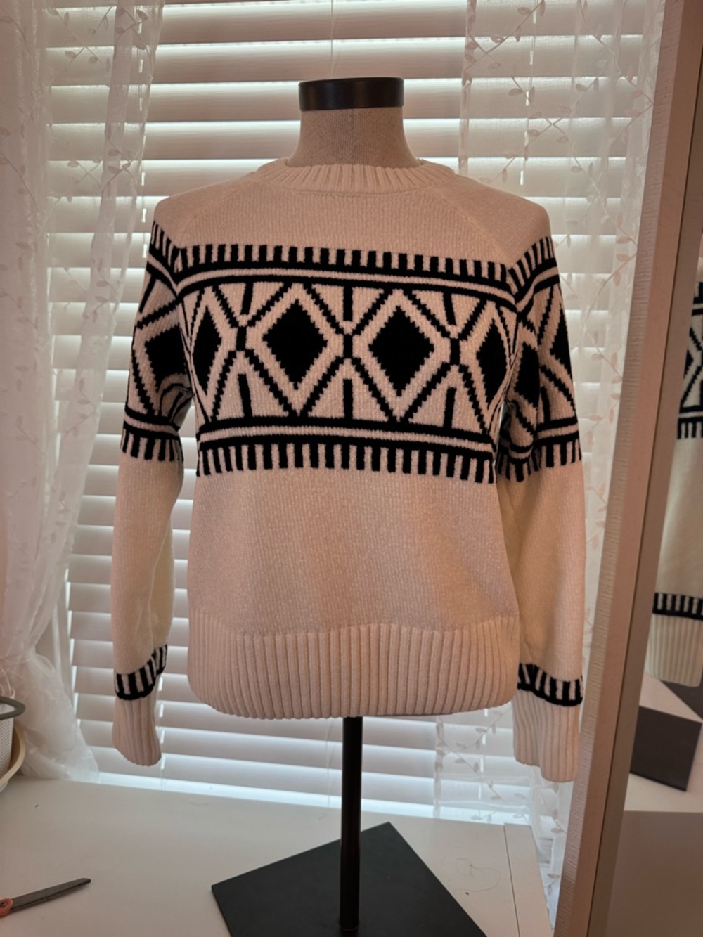 Christian Siriano Cream and Black Patterned Knit Top